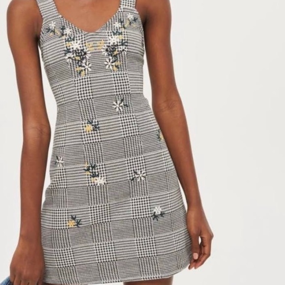 Topshop Dresses & Skirts - Topshop houndstooth embroidered floral mini dress